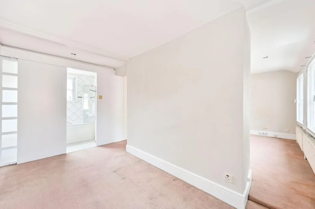 4 bedroom end of terrace house for rent