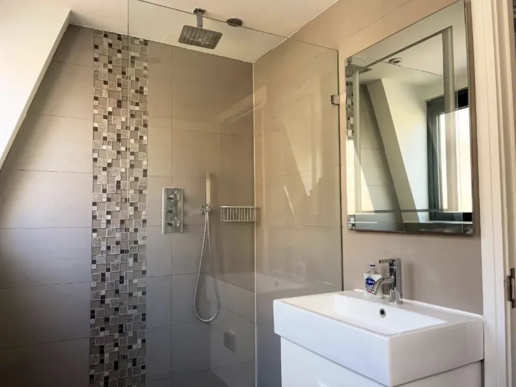 3 bedroom semi-detached house for rent