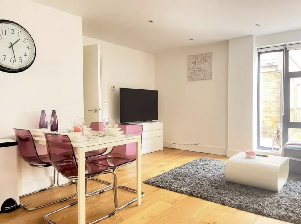 3 bedroom semi-detached house for rent
