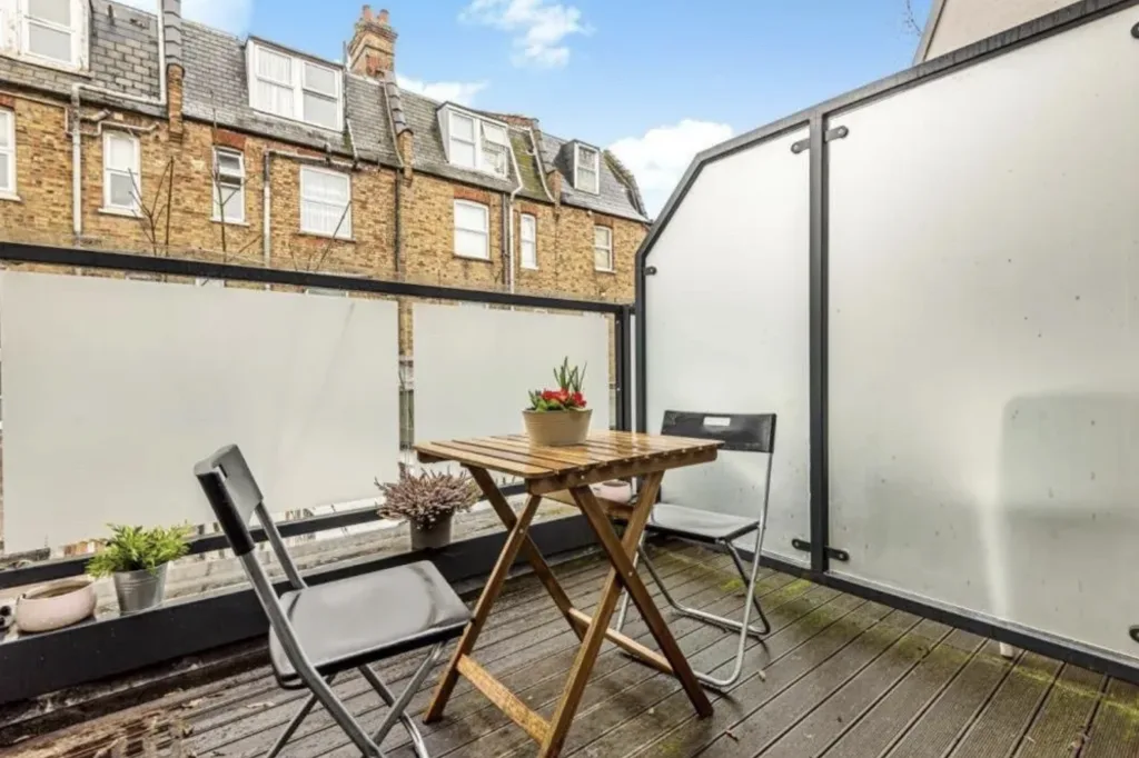 3 bedroom semi-detached house for rent