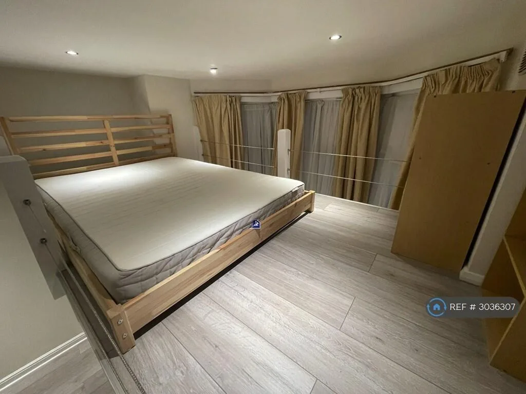 Studio flat for rent