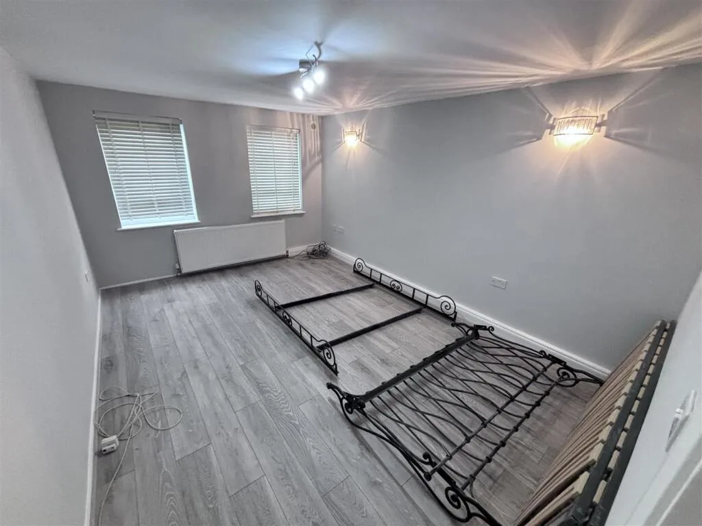 2 bedroom house for rent