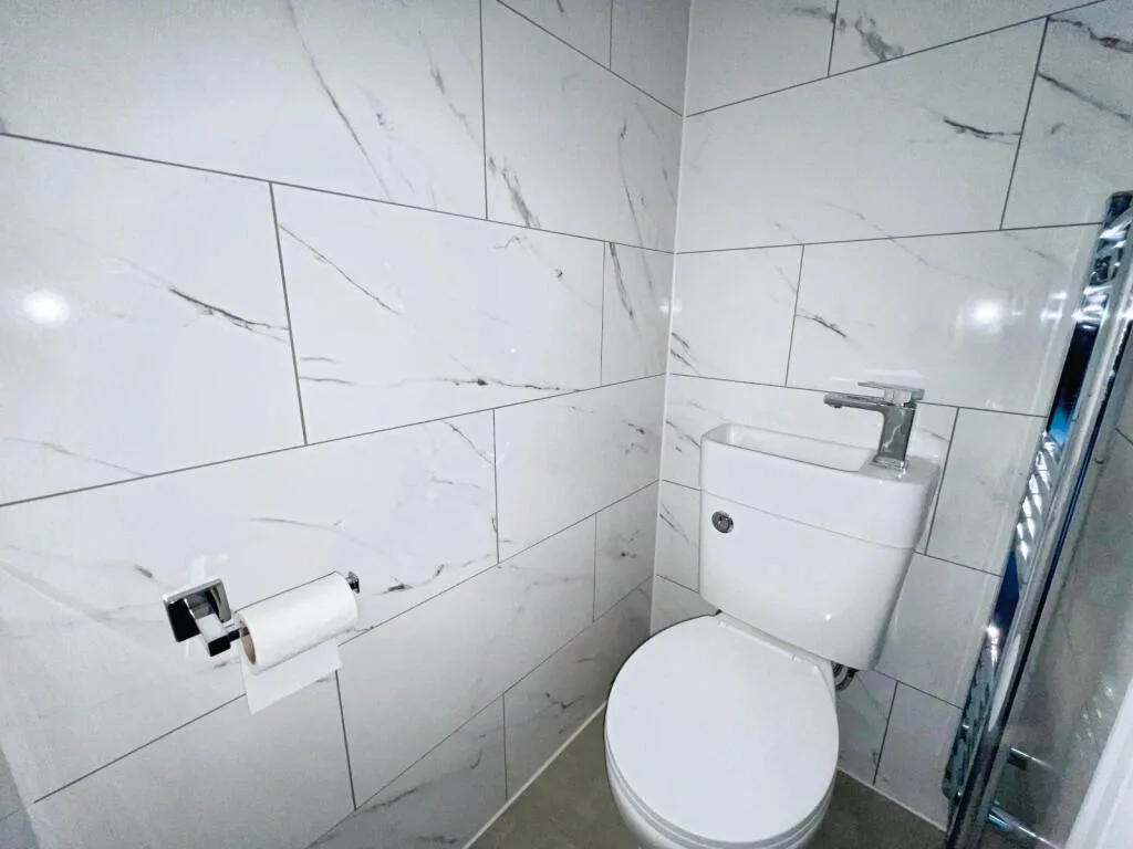 4 bedroom end of terrace house for rent