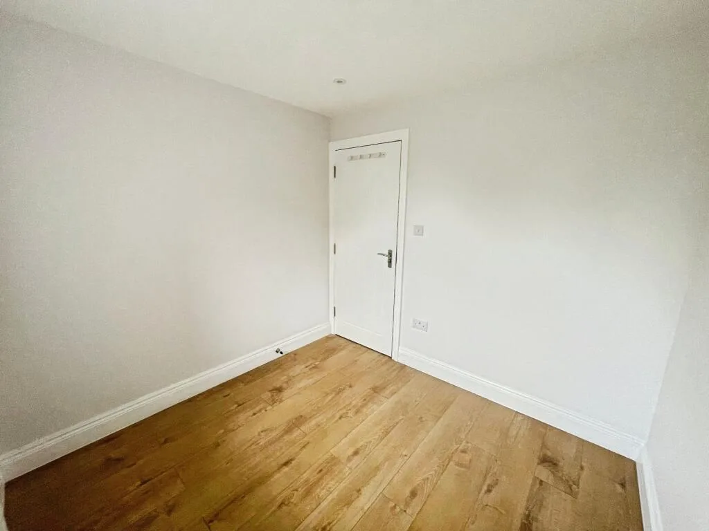 4 bedroom end of terrace house for rent
