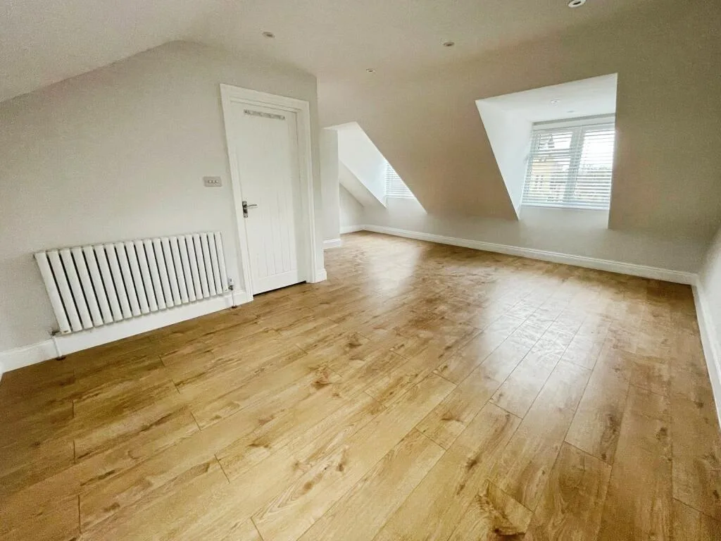4 bedroom end of terrace house for rent
