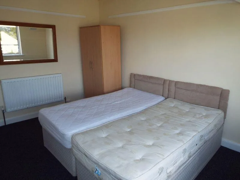 3 bedroom semi-detached house for rent