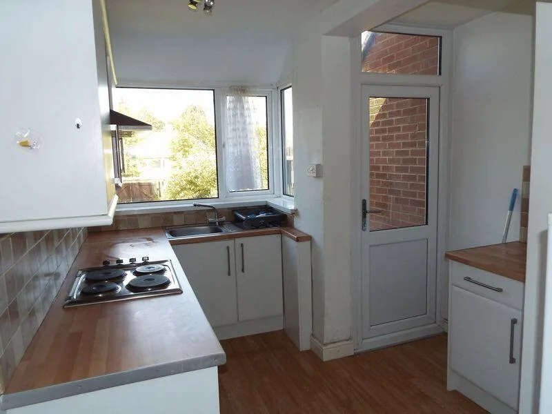 3 bedroom semi-detached house for rent