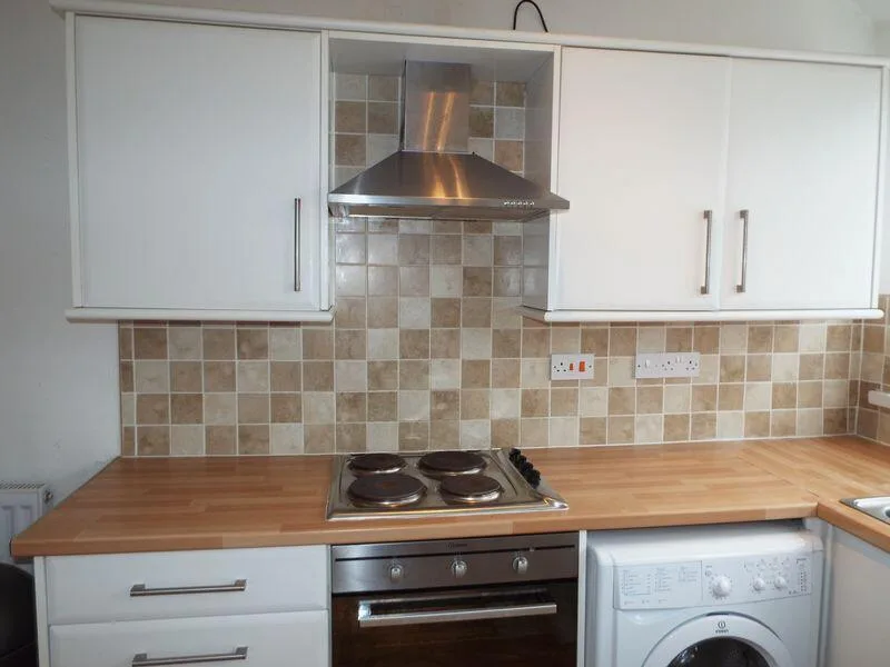 3 bedroom semi-detached house for rent