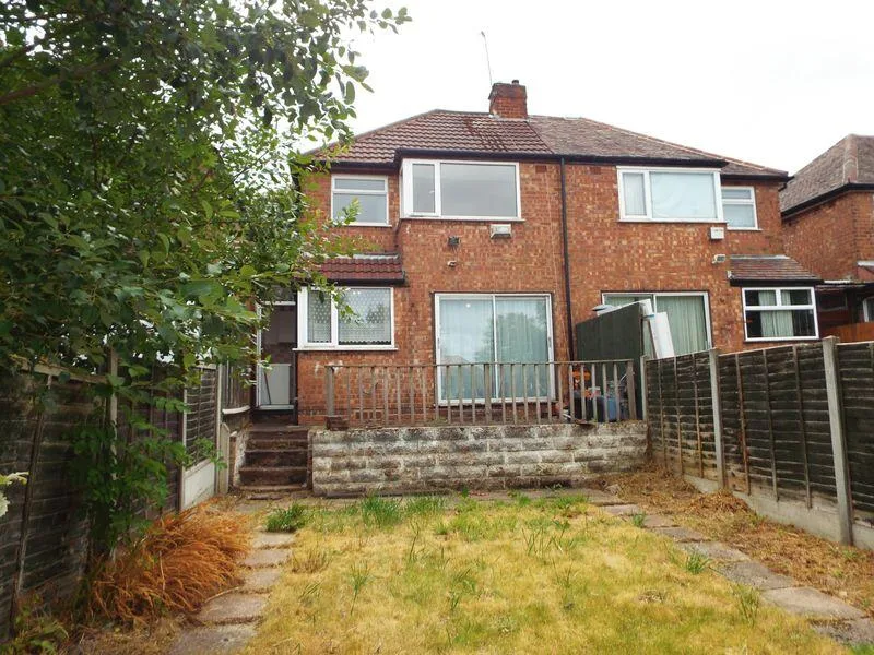 3 bedroom semi-detached house for rent