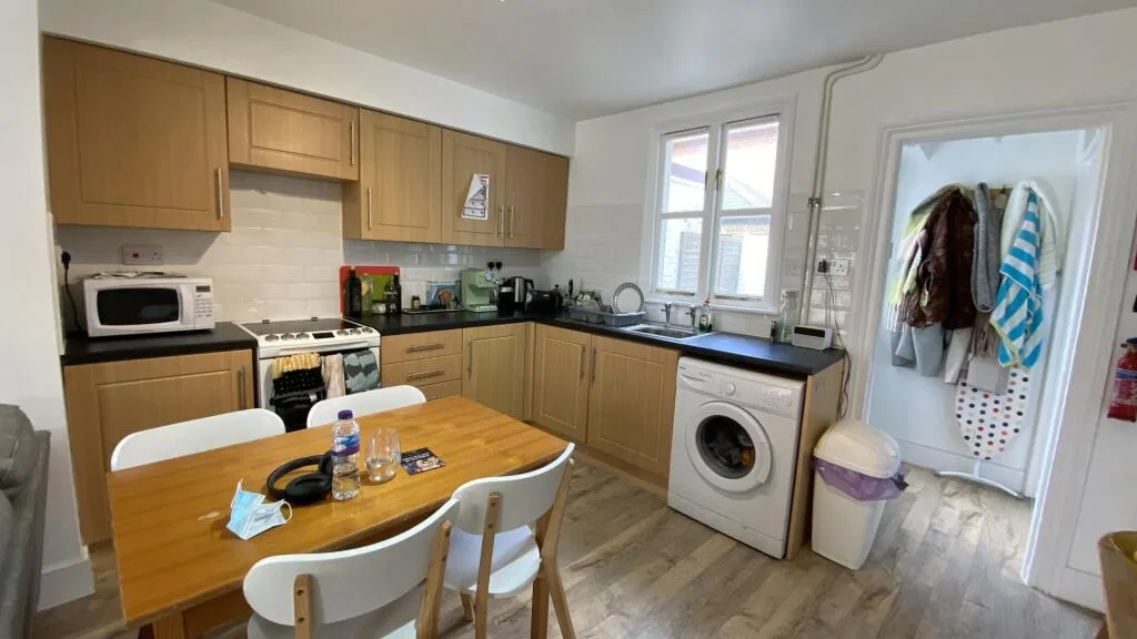 2 bedroom house for rent