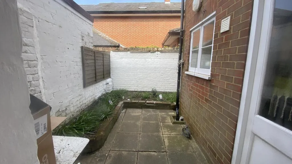 2 bedroom house for rent