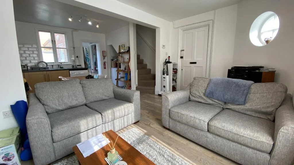 2 bedroom house for rent