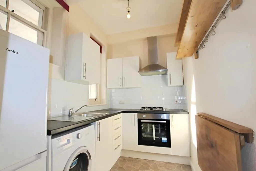 2 bedroom ground floor maisonette for rent