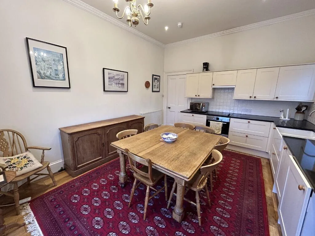 4 bedroom flat for rent
