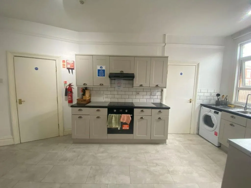 1 bedroom house of multiple occupation for rent