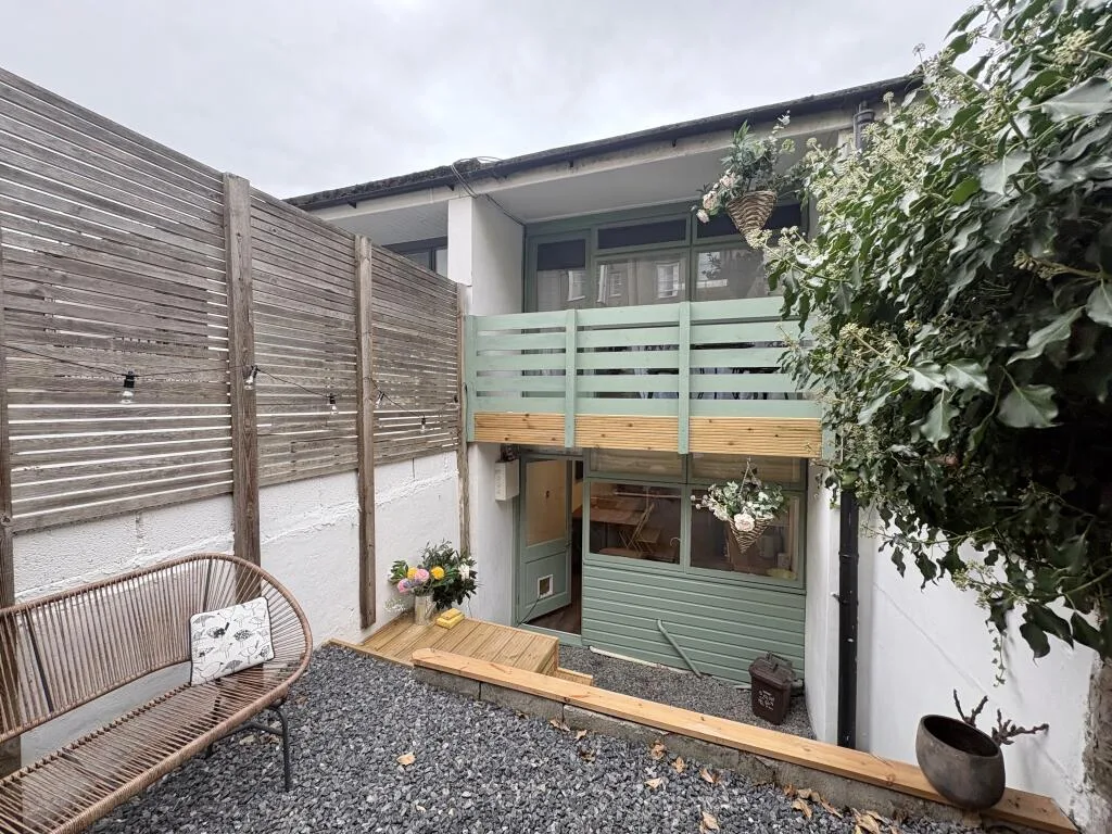 2 bedroom house for rent