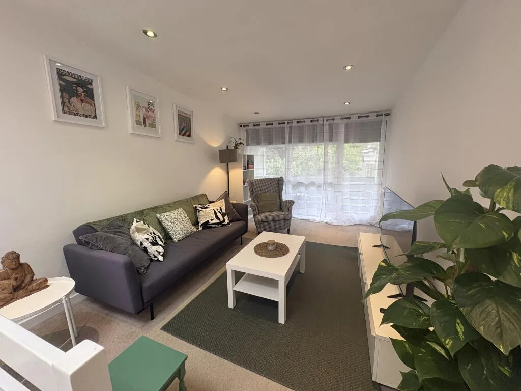 2 bedroom house for rent