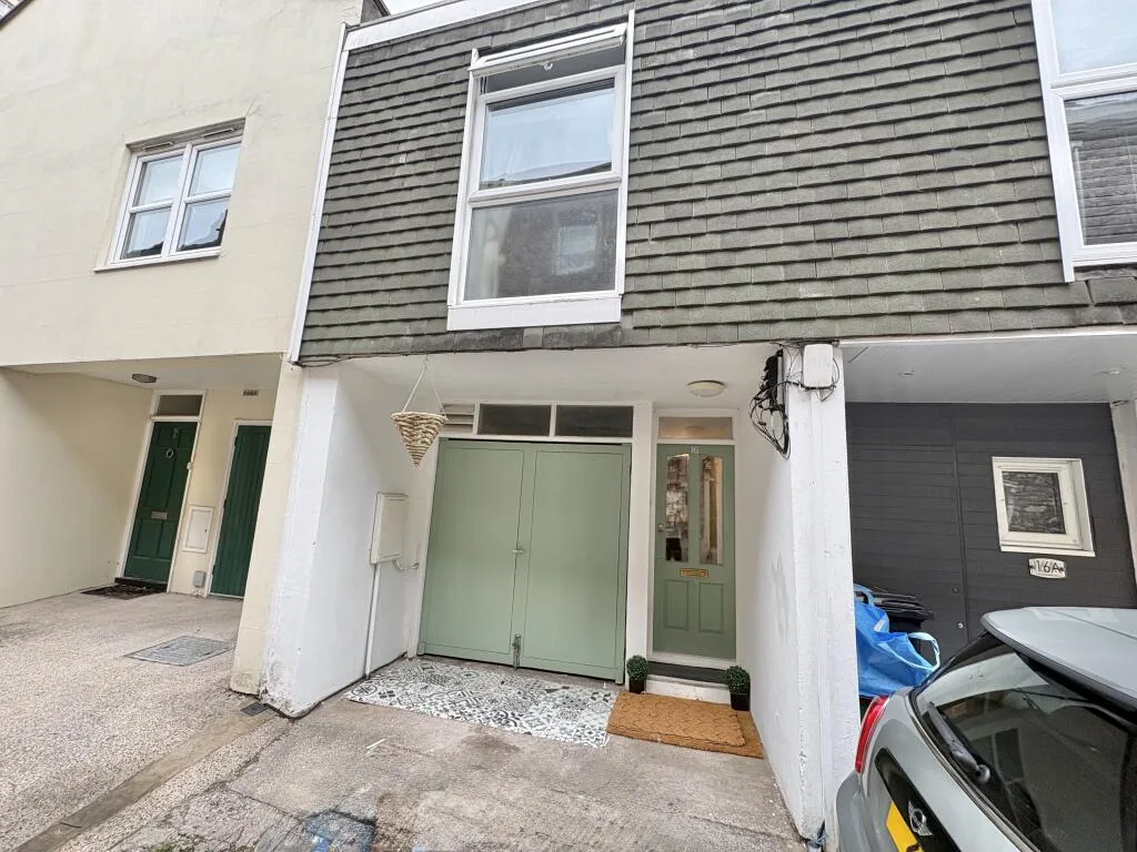 2 bedroom house for rent