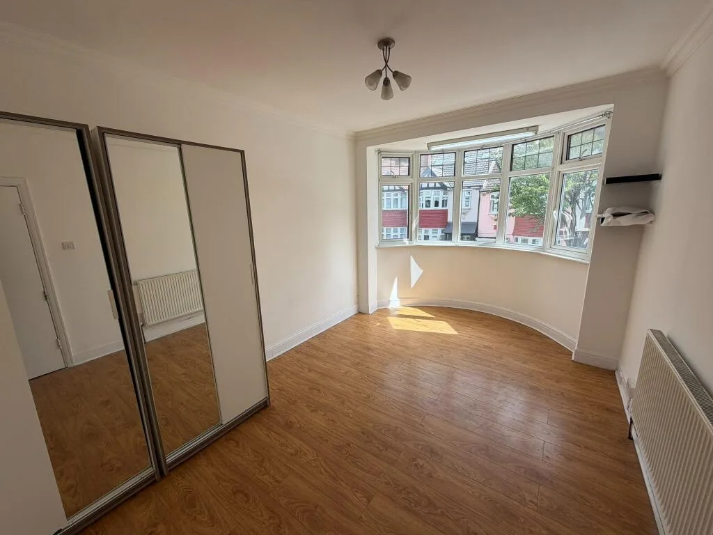 5 bedroom terraced house for rent