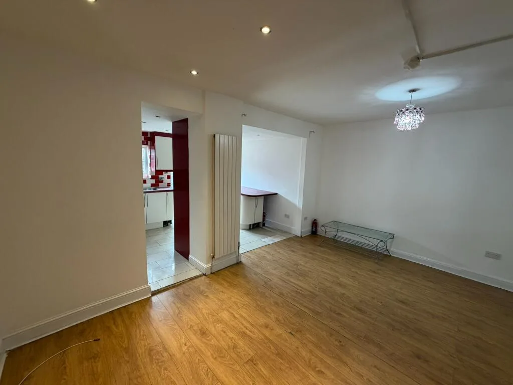 5 bedroom terraced house for rent