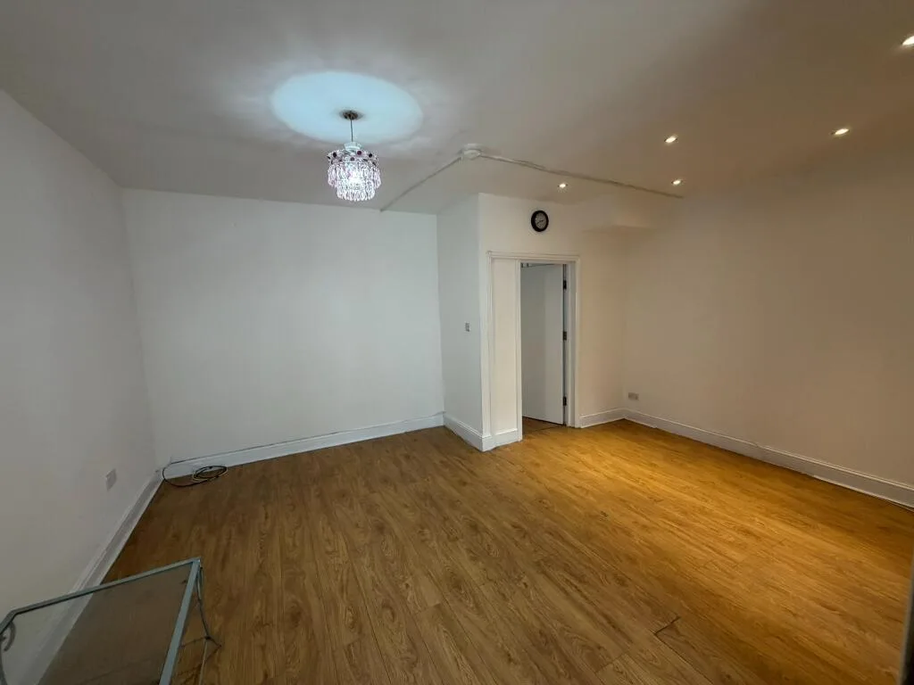 5 bedroom terraced house for rent