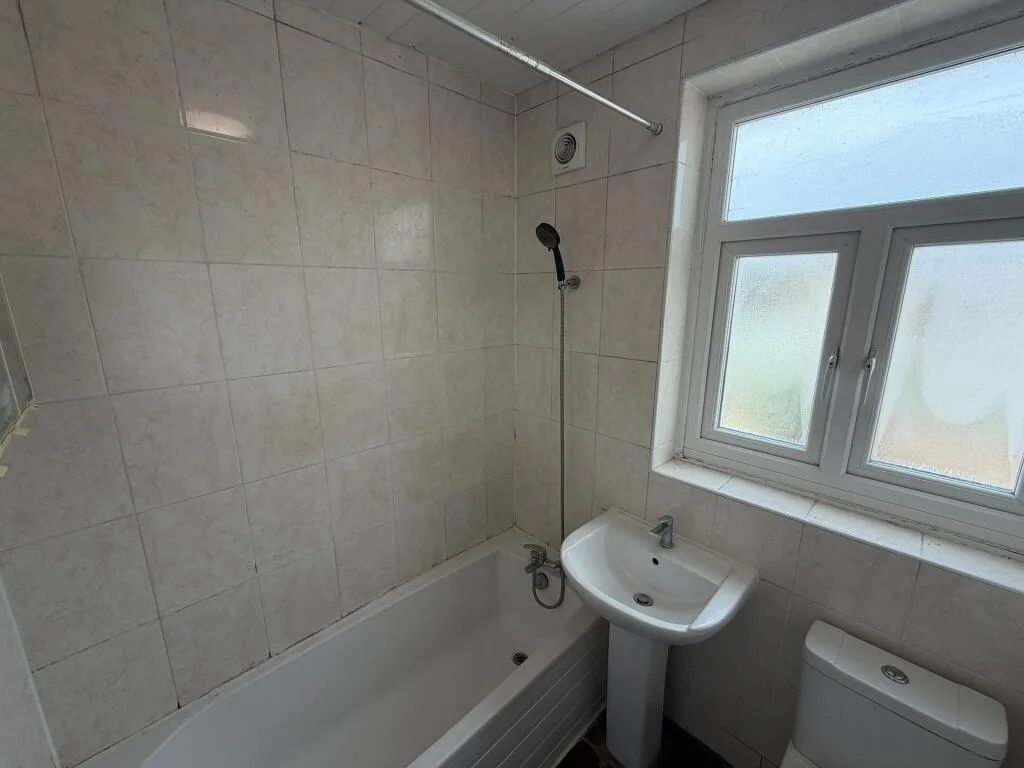 5 bedroom terraced house for rent