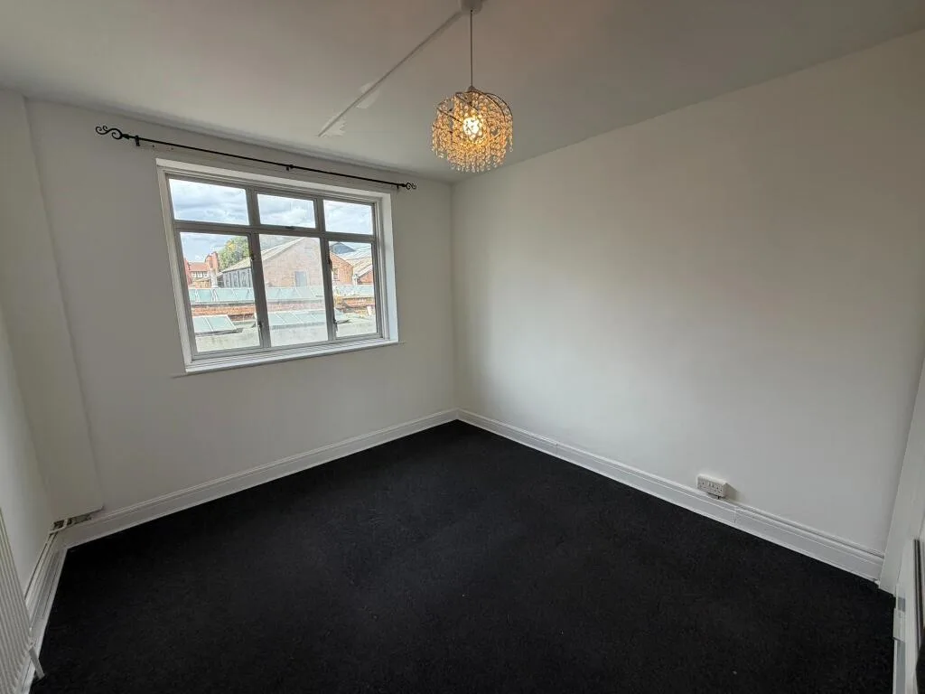 5 bedroom terraced house for rent