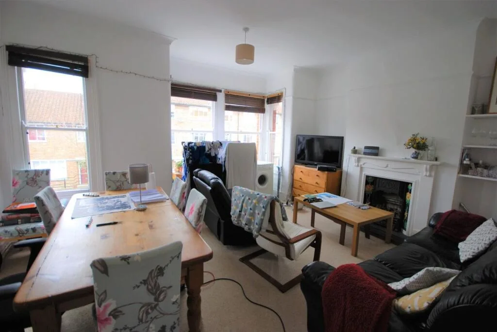 3 bedroom maisonette for rent