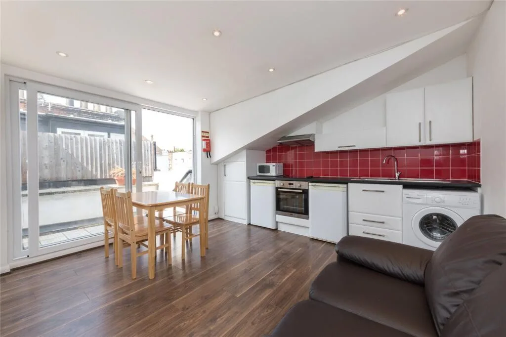 4 bedroom terraced house for rent