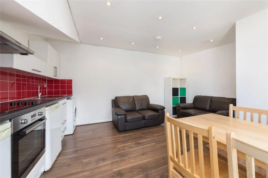 4 bedroom terraced house for rent