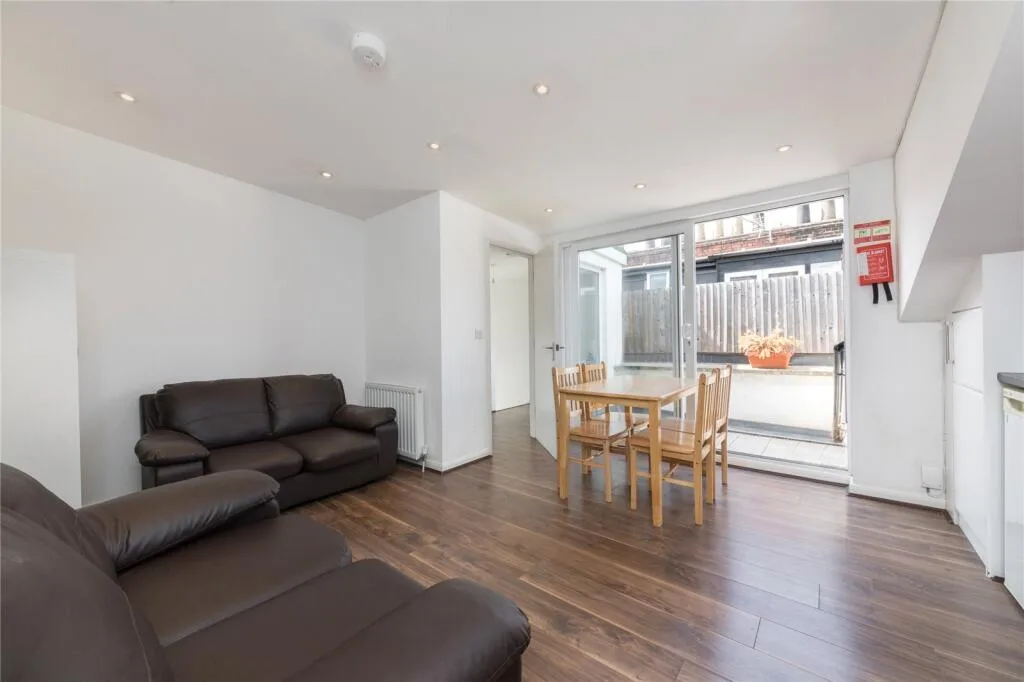 4 bedroom terraced house for rent