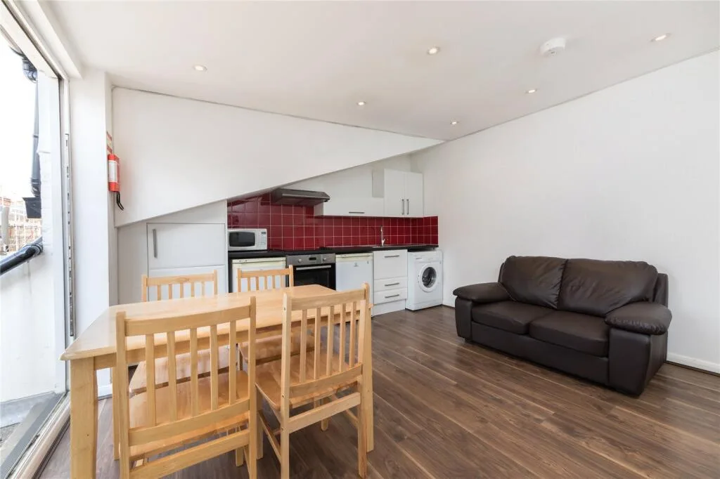 4 bedroom terraced house for rent