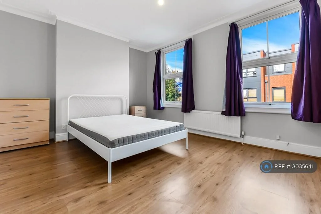 4 bedroom semi-detached house for rent