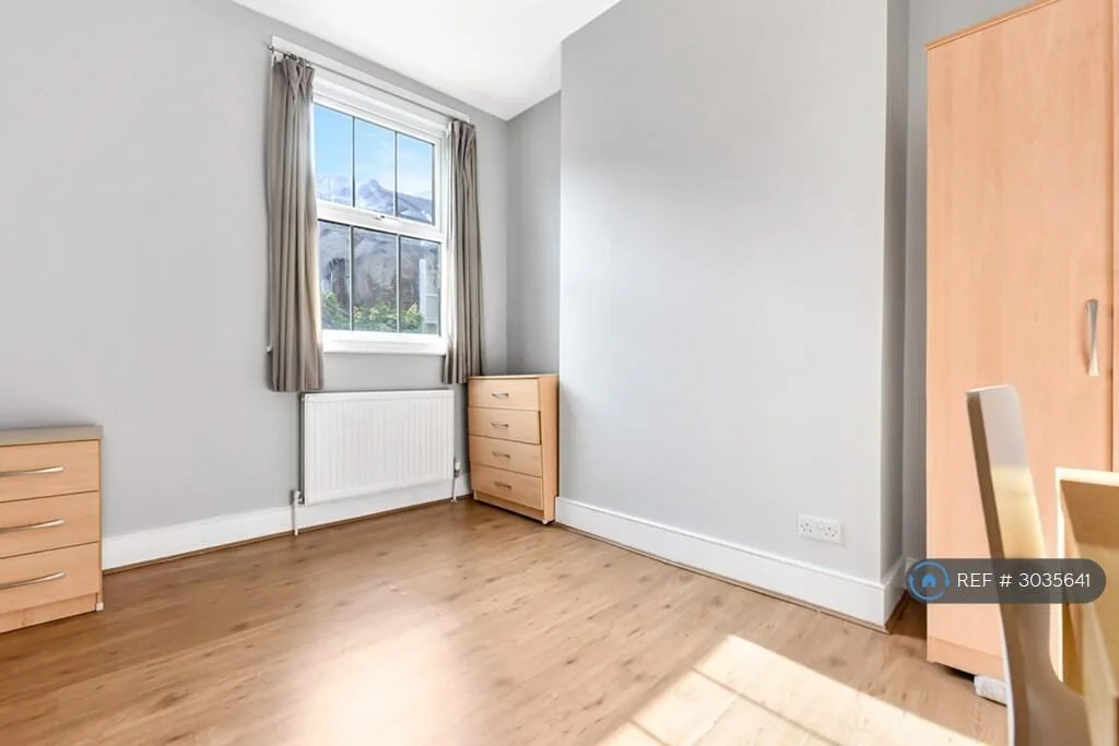 4 bedroom semi-detached house for rent