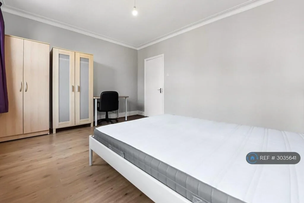 4 bedroom semi-detached house for rent