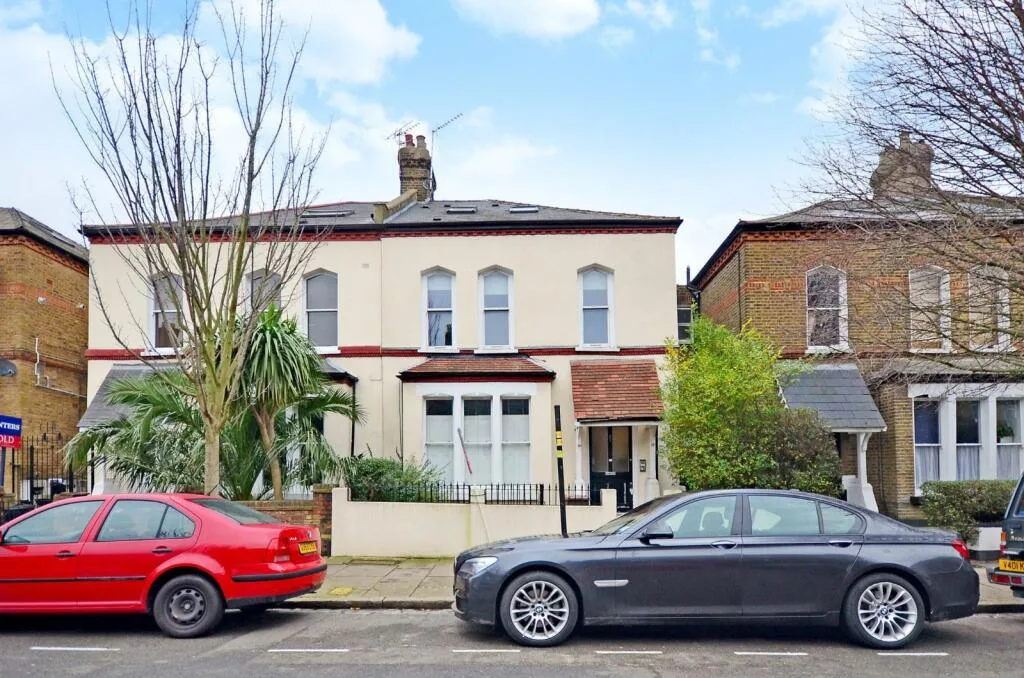 2 bedroom duplex for rent