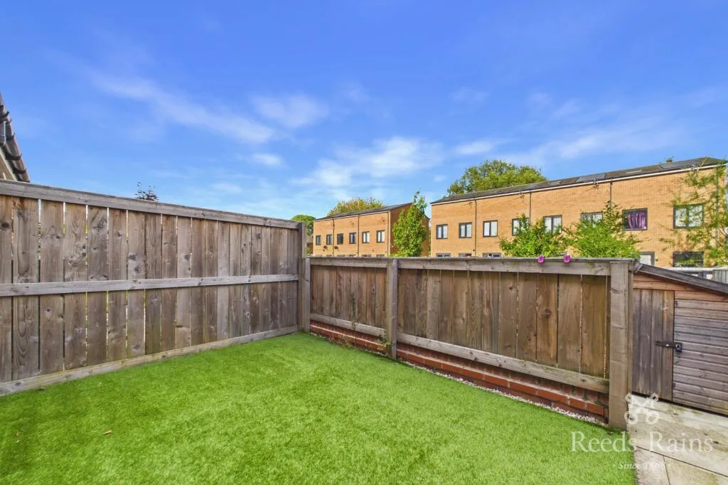 4 bedroom terraced house for rent