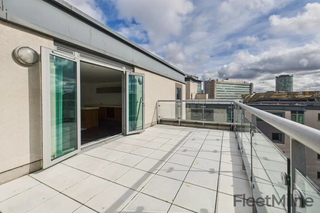 2 bedroom penthouse for rent