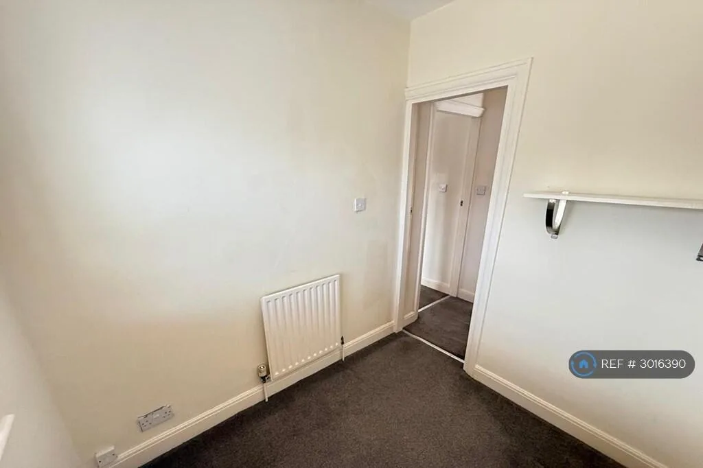 3 bedroom semi-detached house for rent