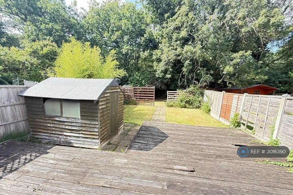 3 bedroom semi-detached house for rent