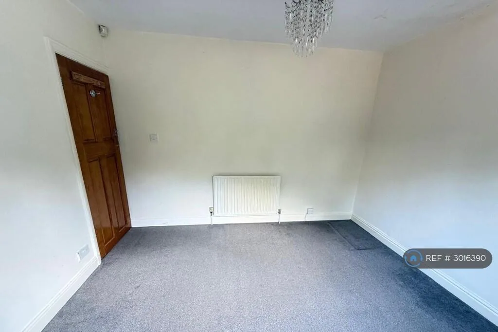3 bedroom semi-detached house for rent
