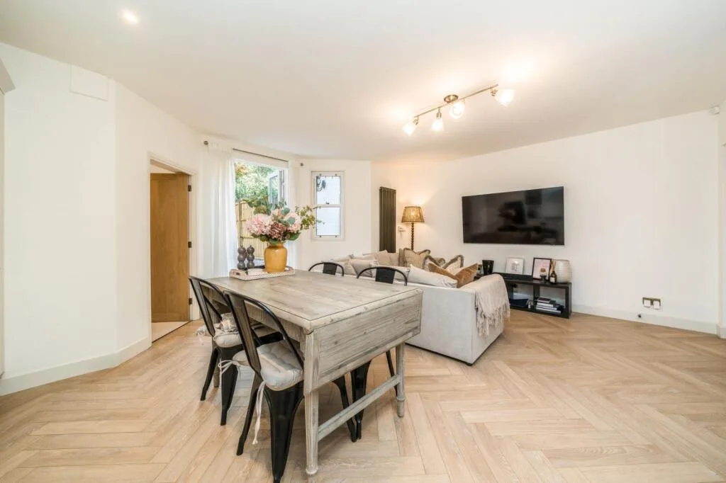 2 bedroom apartment for rent