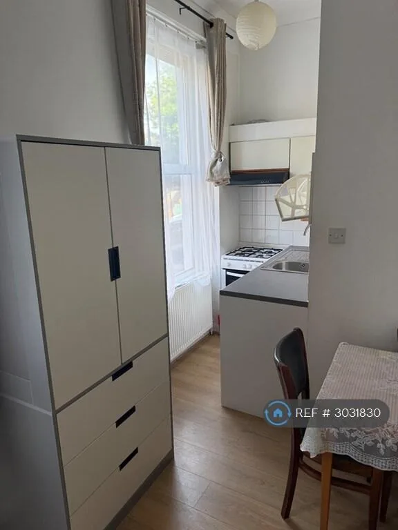 Studio flat for rent