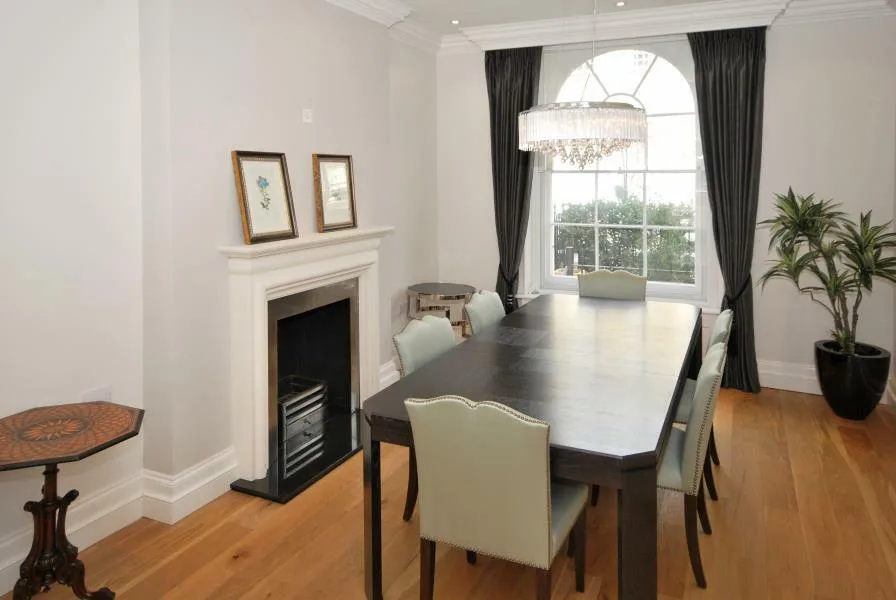 5 bedroom terraced house for rent