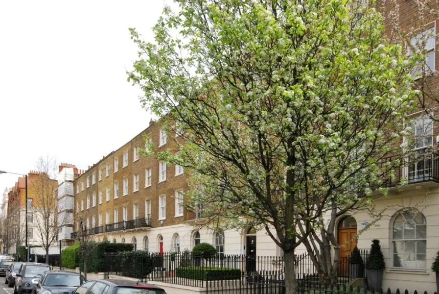 5 bedroom terraced house for rent