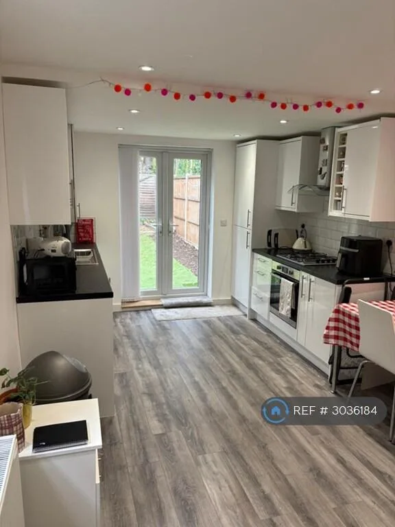 3 bedroom flat for rent
