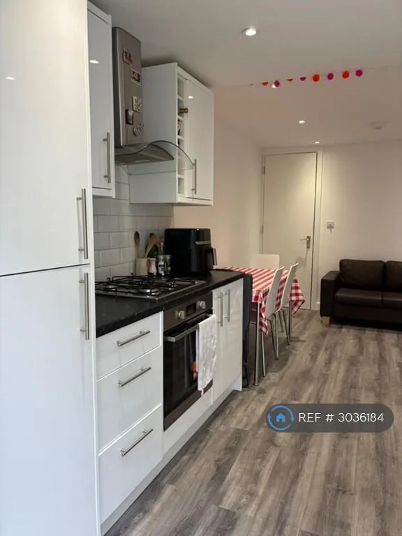 3 bedroom flat for rent