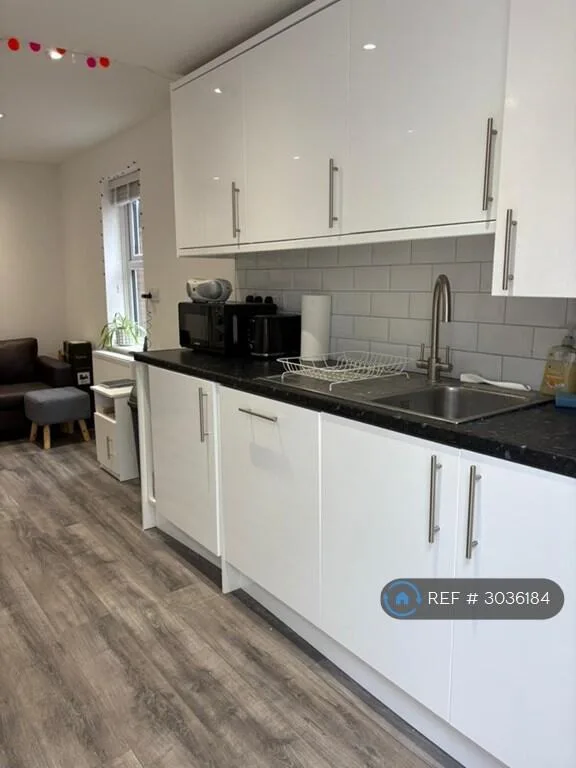 3 bedroom flat for rent