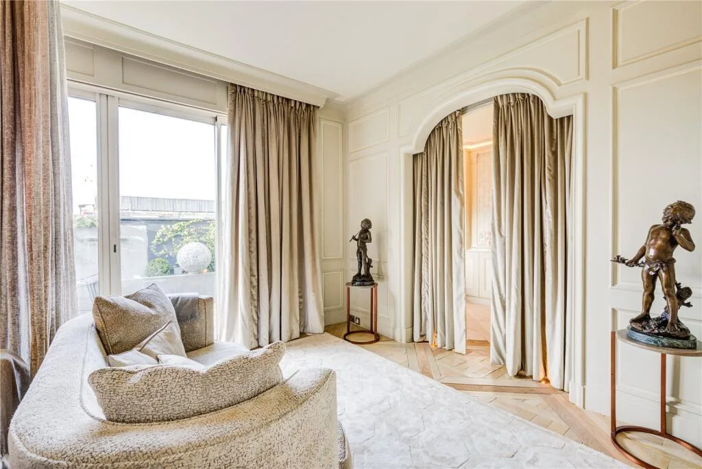 2 bedroom penthouse for rent