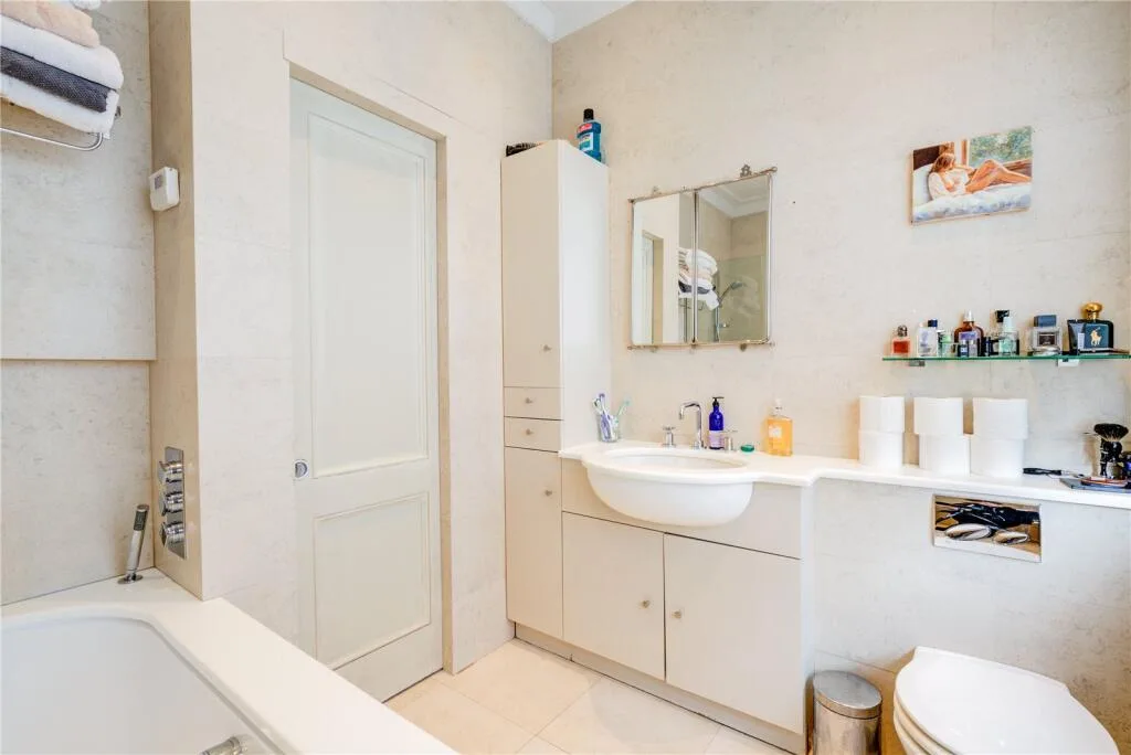 2 bedroom penthouse for rent